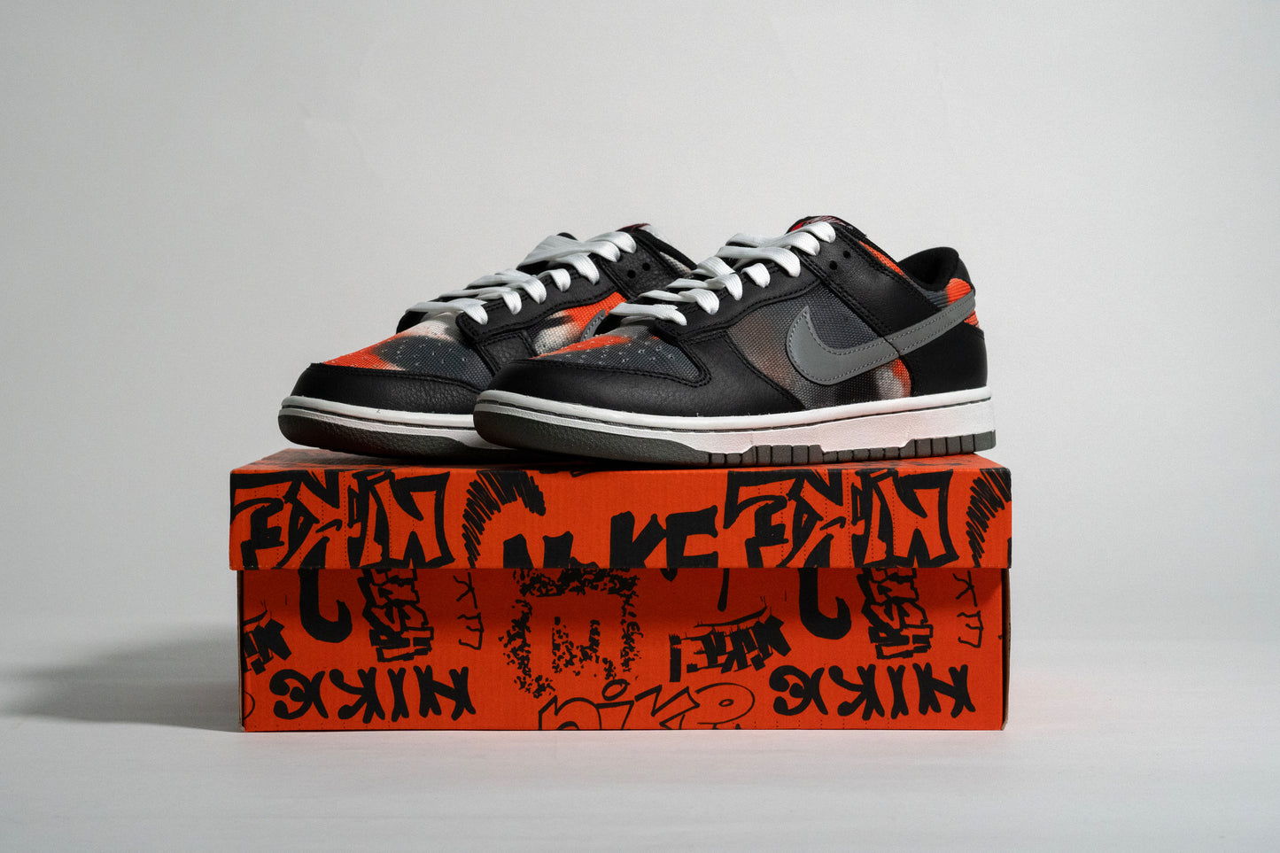 Nike Dunk Low Graffiti Black Red