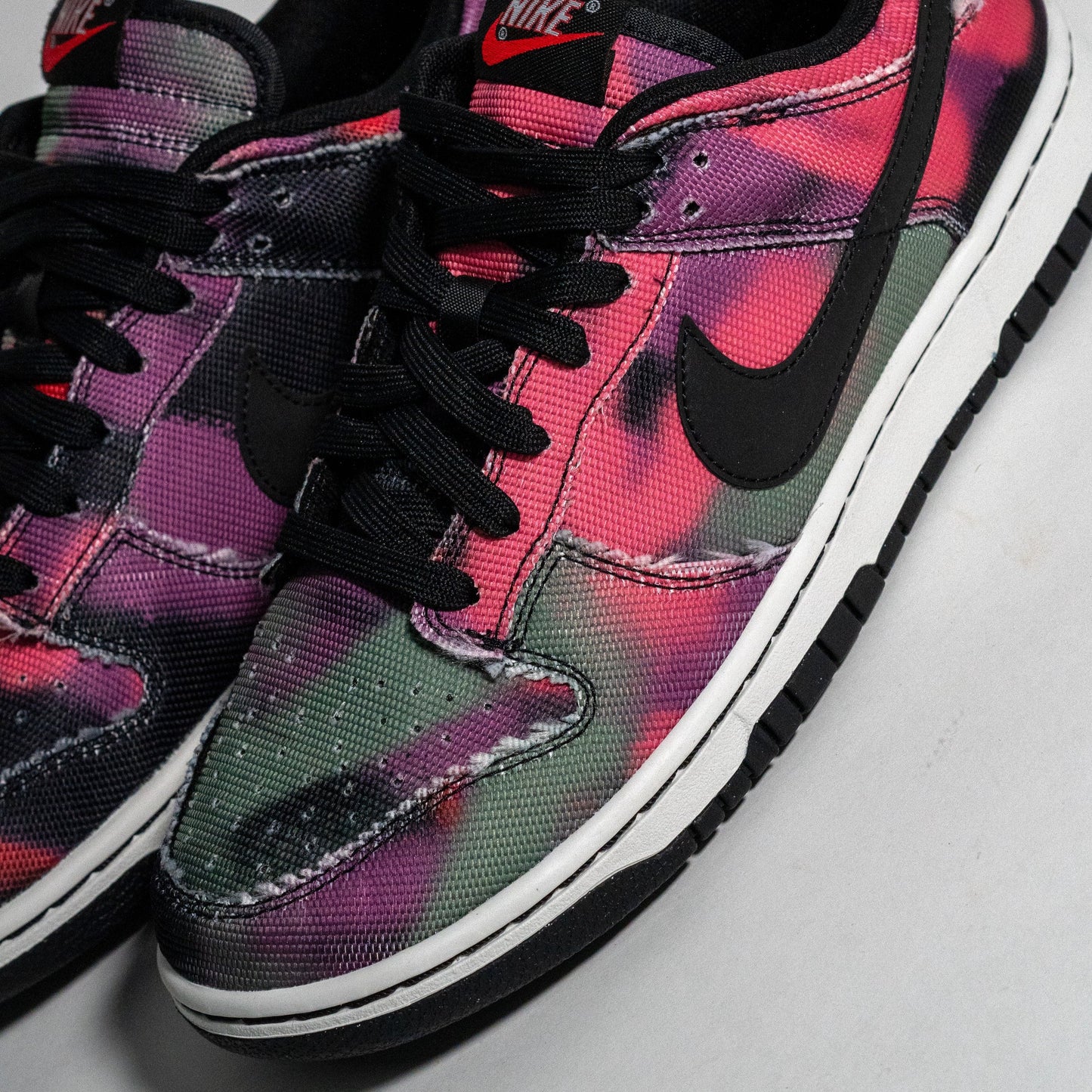 Nike Dunk Low Graffiti Black Pink