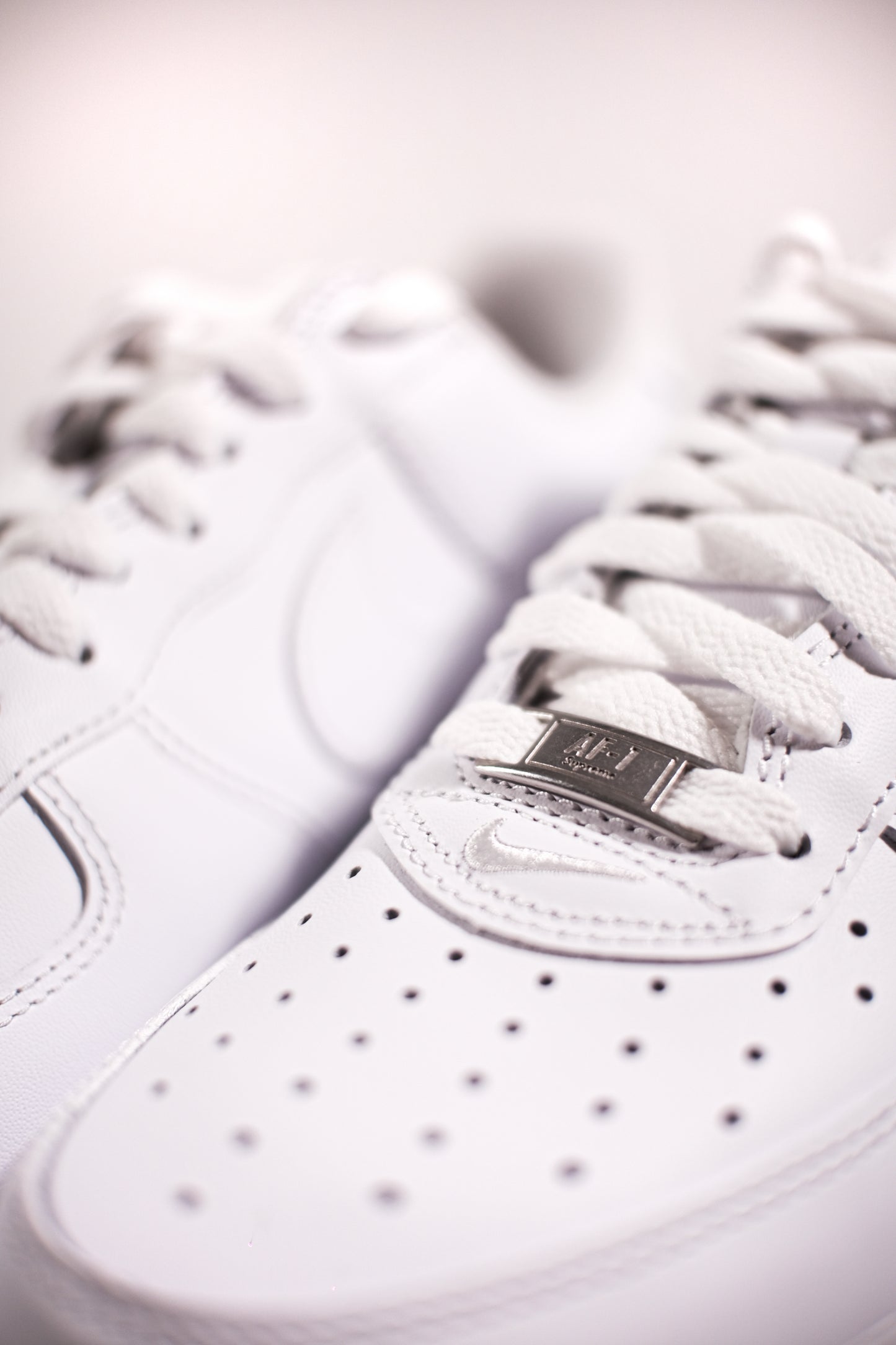 Nike Air Force 1 Low Supreme White