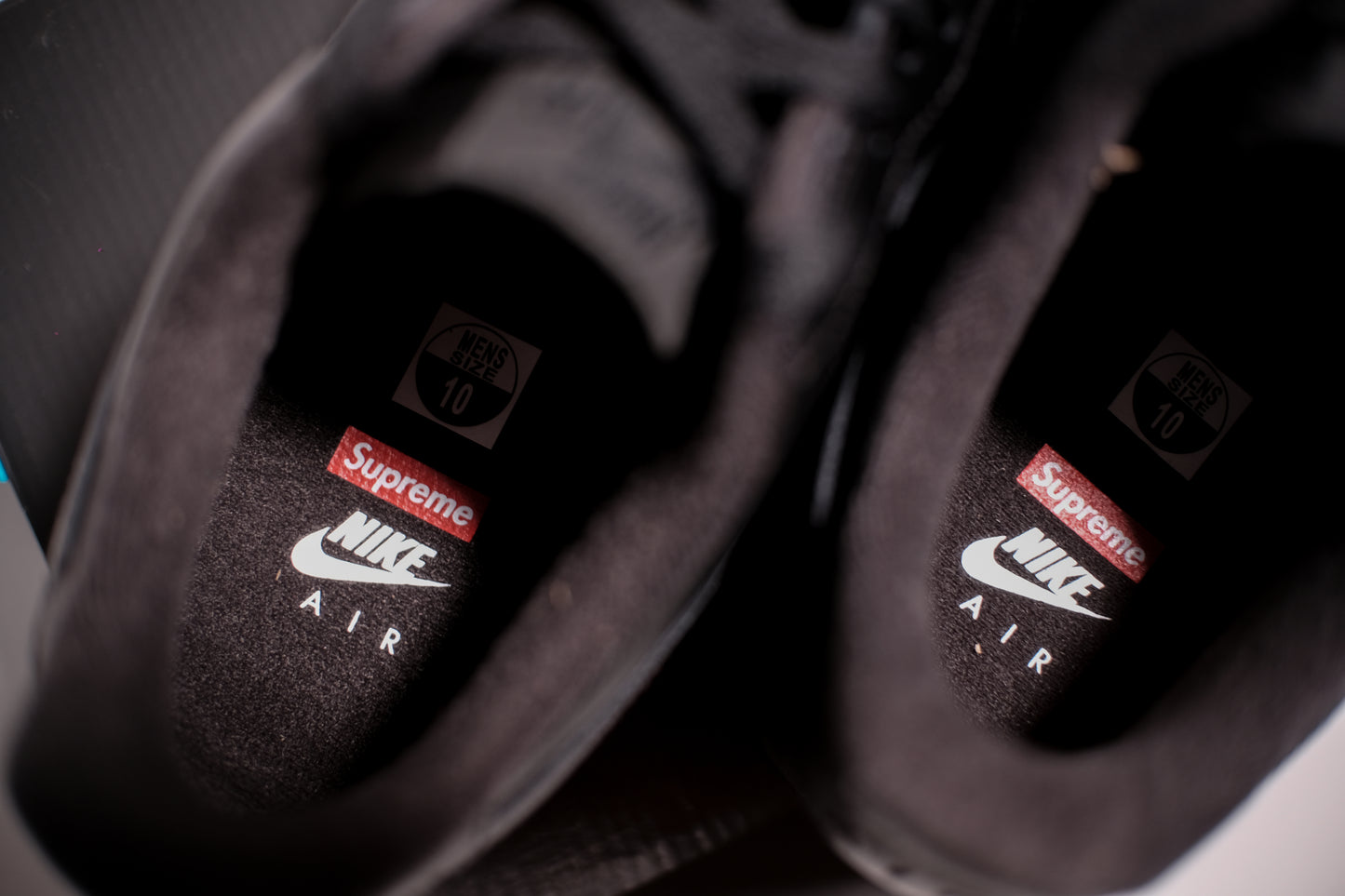 Nike Air Force 1 Low Supreme Negro