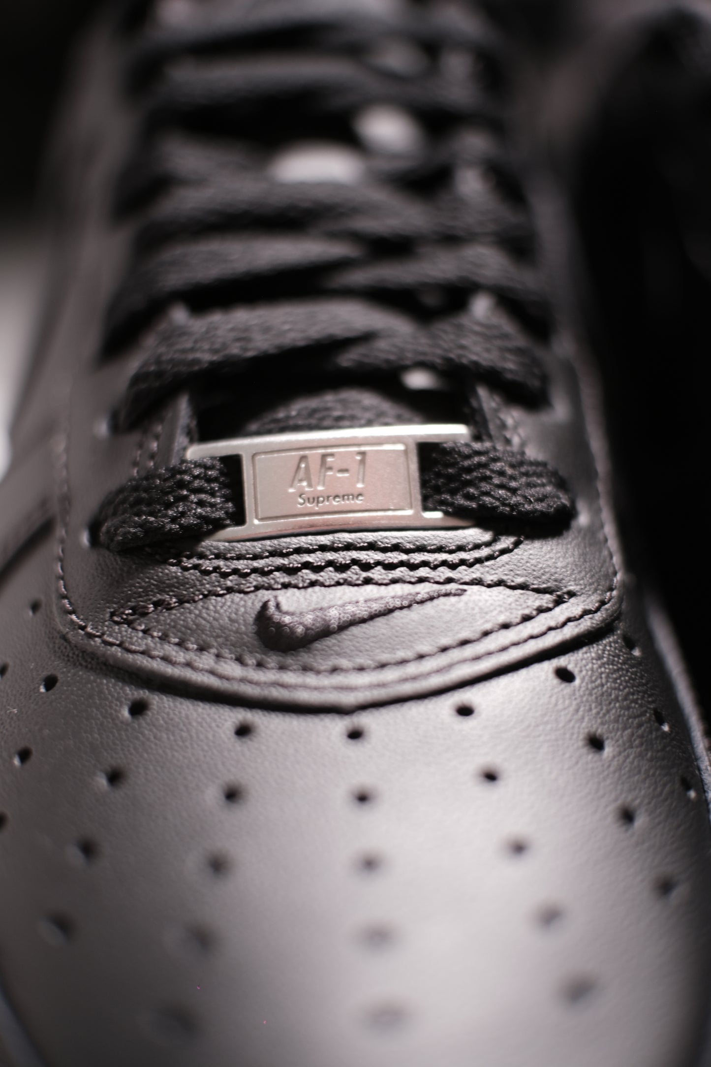 Nike Air Force 1 Low Supreme Negro