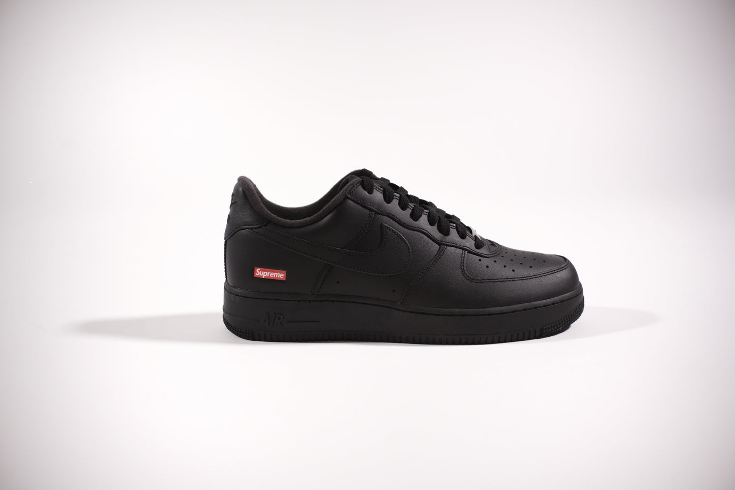 Nike Air Force 1 Low Supreme Negro